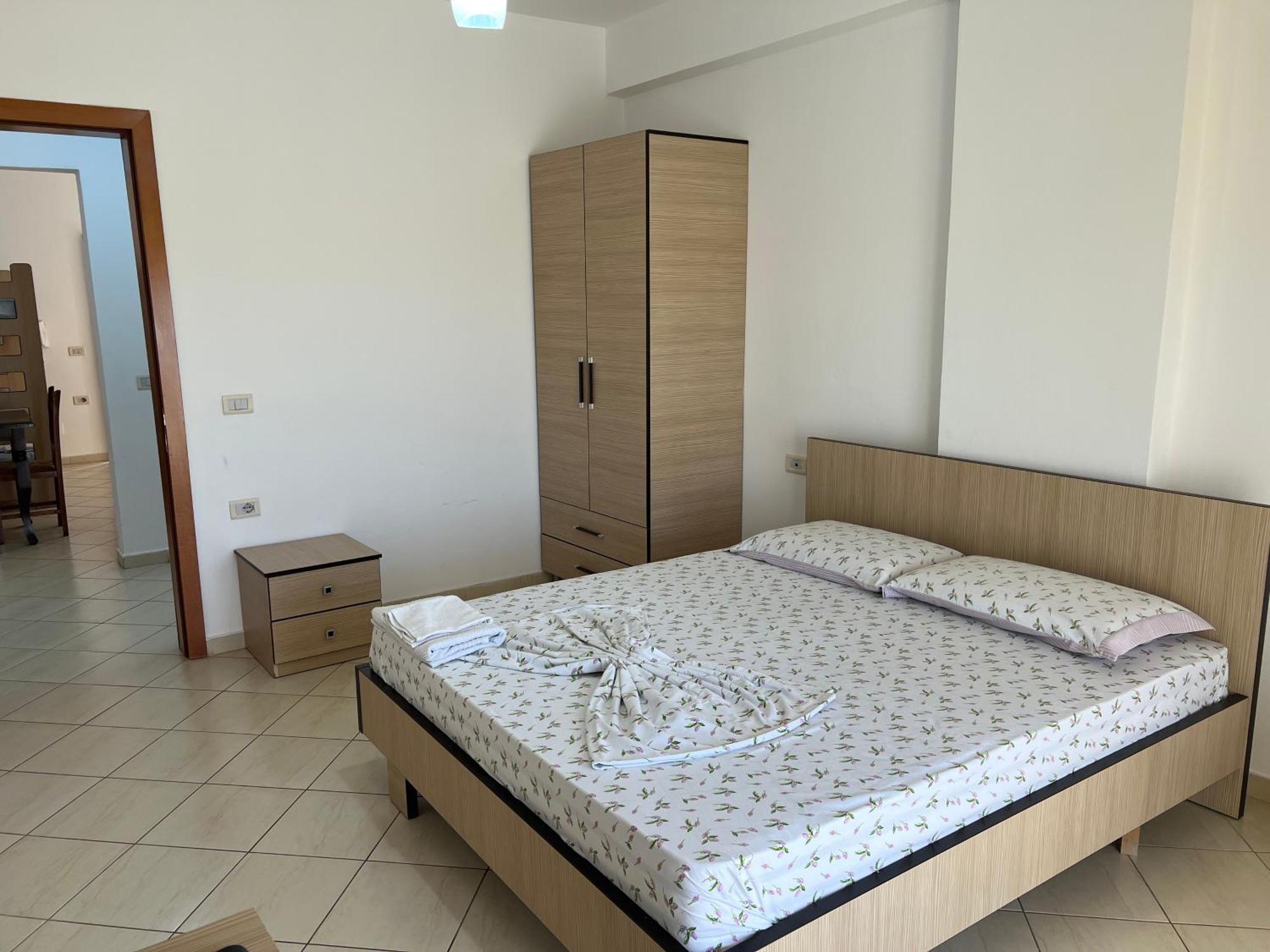 Hotel Celaj Влёра Экстерьер фото
