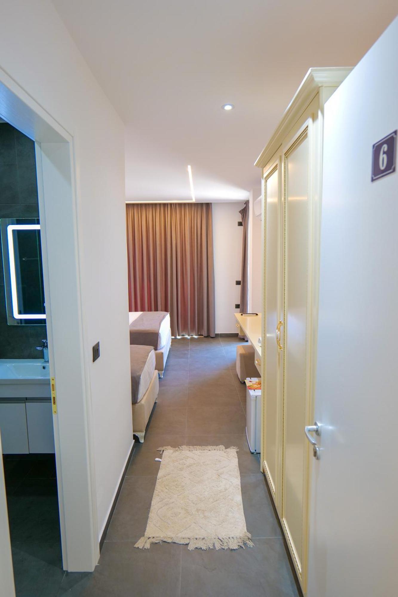 Hotel Celaj Влёра Экстерьер фото