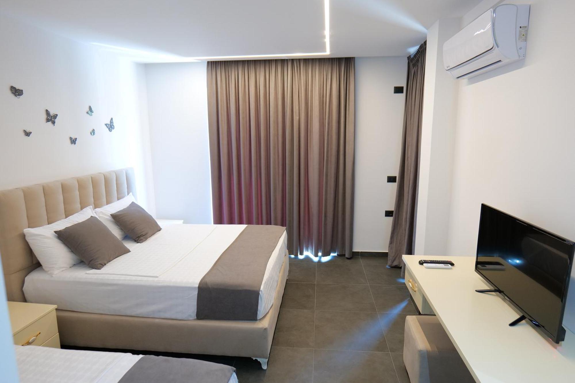 Hotel Celaj Влёра Экстерьер фото