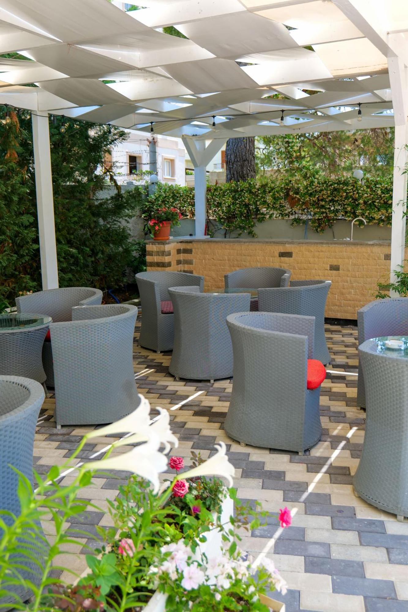 Hotel Celaj Влёра Экстерьер фото