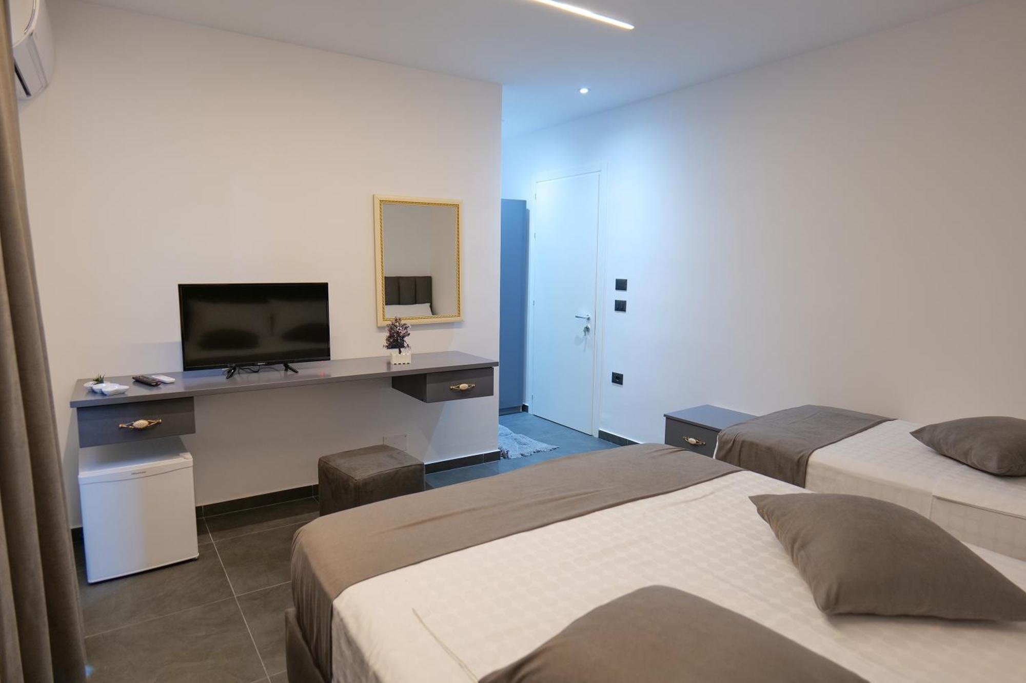 Hotel Celaj Влёра Экстерьер фото