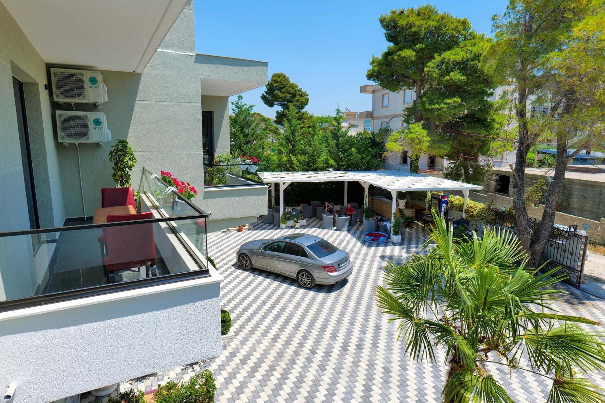 Hotel Celaj Влёра Экстерьер фото
