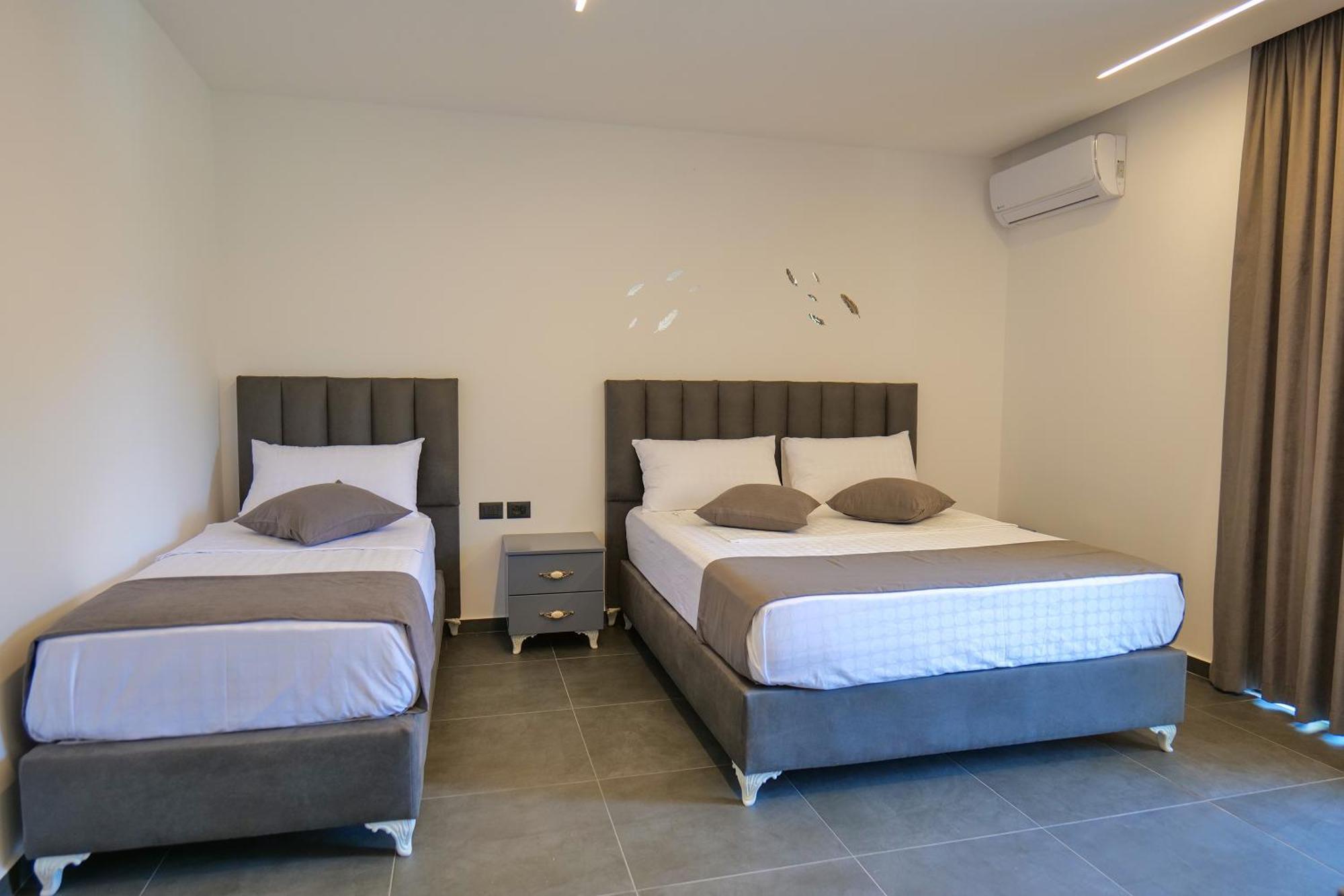 Hotel Celaj Влёра Экстерьер фото
