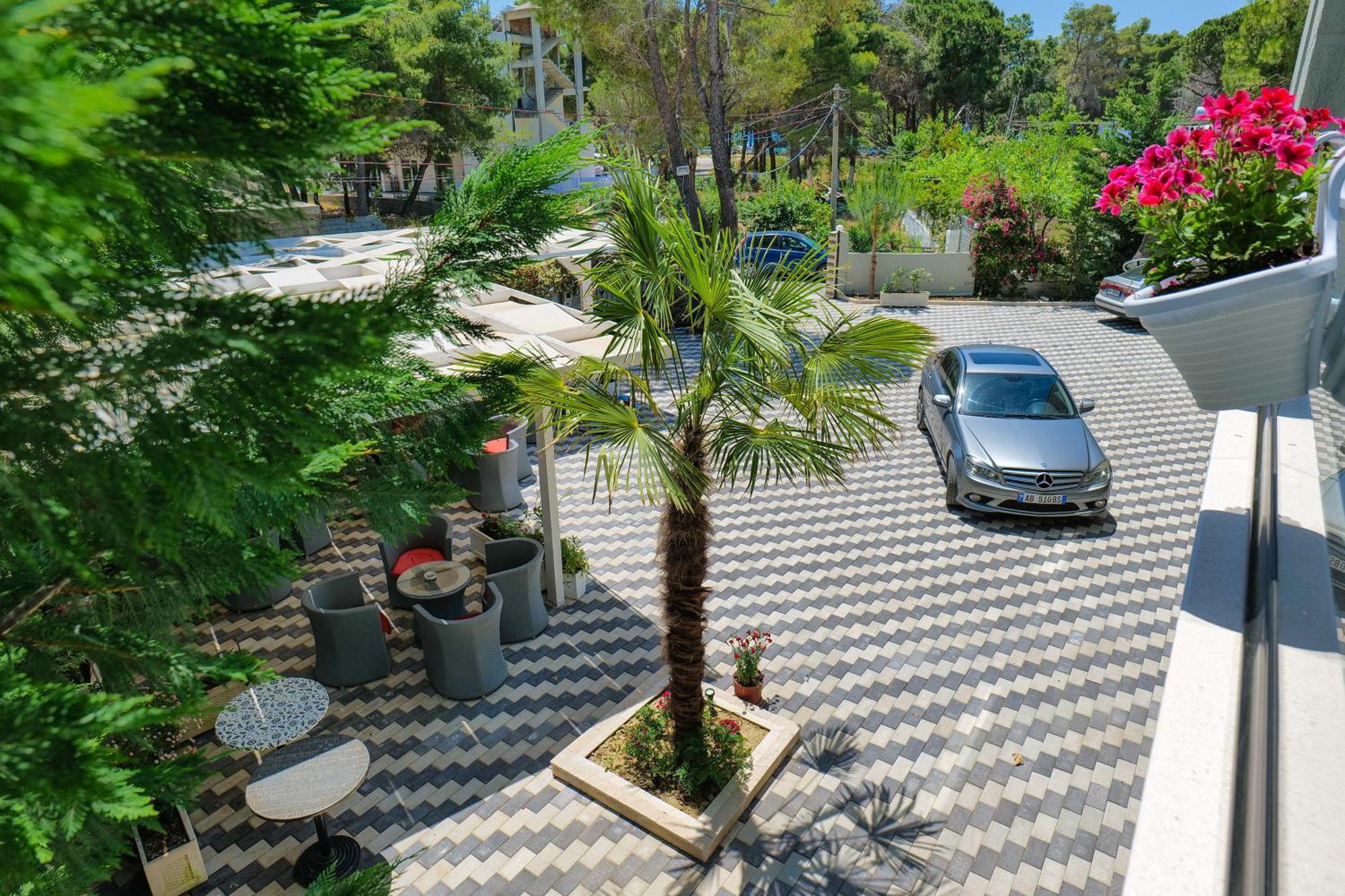 Hotel Celaj Влёра Экстерьер фото