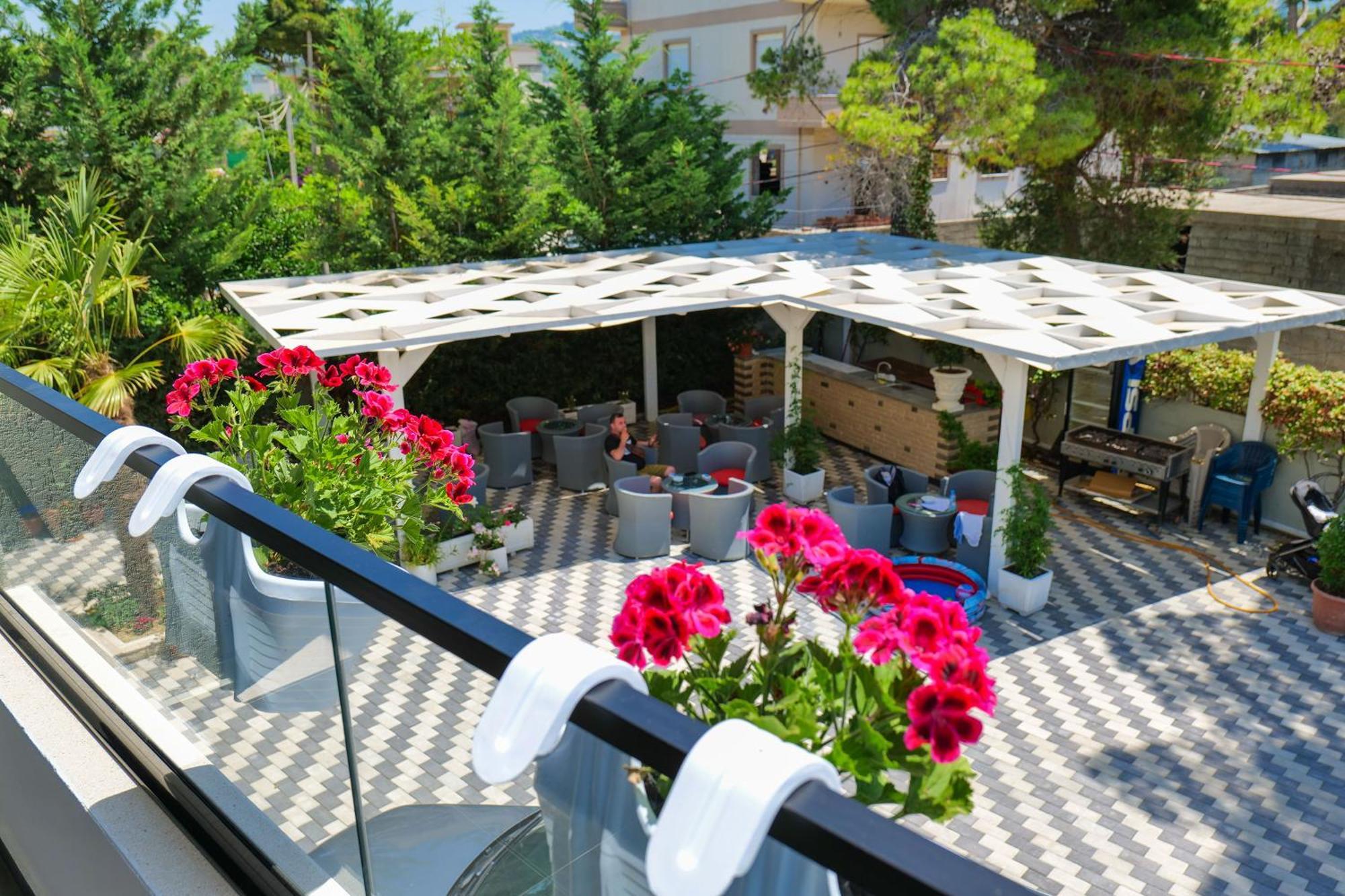 Hotel Celaj Влёра Экстерьер фото