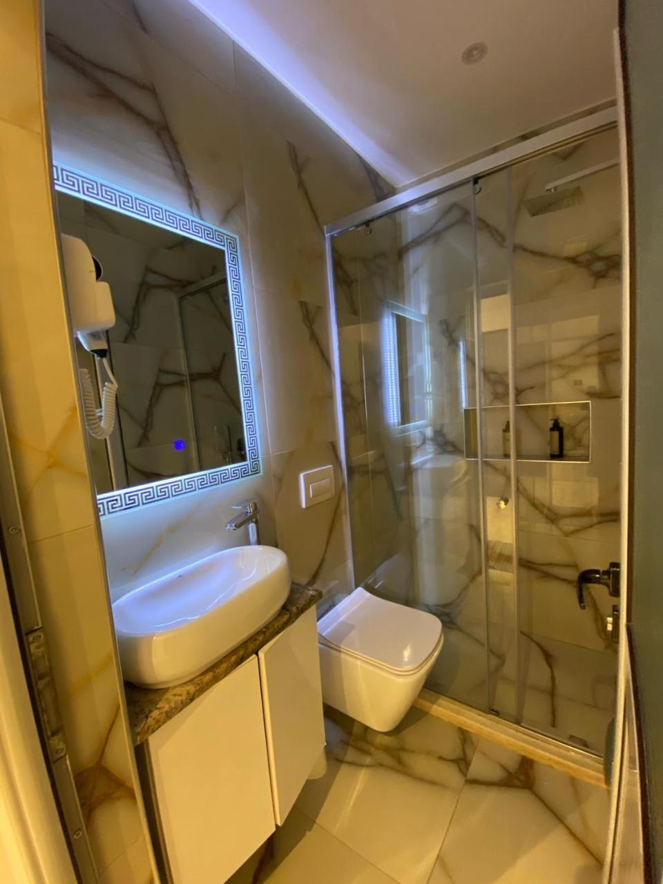 Hotel Celaj Влёра Экстерьер фото